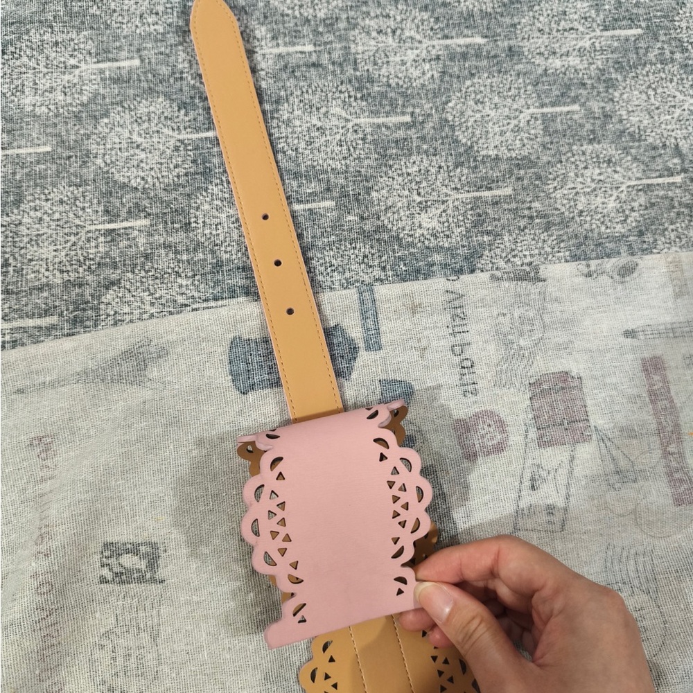 Alaïa Pink Laser-Cut Scalloped Leather Waist Belt - Picture 7 of 8